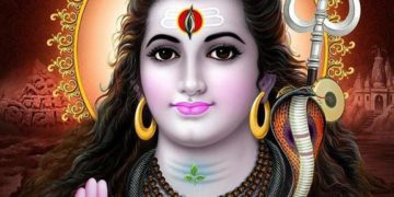 हिन्दी पंचांग कैलेंडर 07 अक्टूबर 2022, आश्विन शुक्ल 12/13 प्रदोष व्रत प्रदोष व्रत हिंदू धर्म के सबसे शुभ व महत्वपूर्ण व्रतों में से एक है. प्रदोष व्रत में भगवान शिव की उपासना की जाती है. हिंदू कैलेंडर के अनुसार प्रदोष व्रत मास की त्रयोदशी पर रखा जाता है. स्कंद पुराण के अनुसार प्रत्येक माह की दोनों पक्षों की त्रयोदशी के दिन संध्याकाल के समय को "प्रदोष" कहा जाता है और इस दिन शिवजी को प्रसन्न करने के लिए प्रदोष व्रत रखा जाता है। माना जाता है कि प्रदोष के दिन भगवान शिव की पूजा करने से व्यक्ति के पाप धूल जाते हैं और उसे मोक्ष प्राप्त होता है. प्रदोष व्रत की विधि प्रदोष व्रत करने के लिए मनुष्य को त्रयोदशी के दिन प्रात: सूर्य उदय से पूर्व उठना चाहिए. नित्यकर्मों से निवृ्त होकर, भगवान श्री भोले नाथ का स्मरण करें. इस व्रत में आहार नहीं लिया जाता है. पूरे दिन उपावस रखने के बाद सूर्यास्त से एक घंटा पहले, स्नान आदि कर श्वेत वस्त्र धारण किए जाते है. पूजन स्थल को गंगाजल या स्वच्छ जल से शुद्ध करने के बाद, गाय के गोबर से लीपकर, मंडप तैयार किया जाता है. अब इस मंडप में पांच रंगों का उपयोग करते हुए रंगोली बनाई जाती है. प्रदोष व्रत कि आराधना करने के लिए कुशा के आसन का प्रयोग किया जाता है. इस प्रकार पूजन की तैयारियां करके उतर-पूर्व दिशा की ओर मुख करके बैठे और भगवान शंकर का पूजन करना चाहिए. पूजन में भगवान शिव के मंत्र 'ऊँ नम: शिवाय' का जाप करते हुए शिव को जल चढ़ाना चाहिए. प्रदोष व्रत की महिमा - शास्त्रों के अनुसार प्रदोष व्रत को रखने से दो गायों को दान देने के समान पुन्य फल प्राप्त होता है. प्रदोष व्रत को लेकर एक पौराणिक तथ्य सामने आता है कि 'एक दिन जब चारों और अधर्म की स्थिति होगी, अन्याय और अनाचार का एकाधिकार होगा, मनुष्य में स्वार्थ भाव अधिक होगी. व्यक्ति सत्कर्म करने के स्थान पर नीच कार्यों को अधिक करेगा. उस समय में जो व्यक्ति त्रयोदशी का व्रत रख, शिव आराधना करेगा, उस पर शिव कृ्पा होगी. इस व्रत को रखने वाला व्यक्ति जन्म- जन्मान्तर के फेरों से निकल कर मोक्ष मार्ग पर आगे बढता है. उसे उतम लोक की प्राप्ति होती है. प्रदोष व्रत का महत्व - मान्यता और श्रध्दा के अनुसार स्त्री-पुरुष दोनों यह व्रत करते हैं. कहा जाता है कि इस व्रत से कई दोषों की मुक्ति तथा संकटों का निवारण होता है. यह व्रत साप्ताहिक महत्त्व भी रखता है. रविवार को पड़ने वाले प्रदोष व्रत से आयु वृद्धि तथा अच्छा स्वास्थ्य लाभ प्राप्त किया जा सकता है. सोमवार के दिन त्रयोदशी पड़ने पर किया जाने वाला व्रत आरोग्य प्रदान करता है और इंसान की सभी इच्छाओं की पूर्ति होती है. मंगलवार के दिन त्रयोदशी का प्रदोष व्रत हो तो उस दिन के व्रत को करने से रोगों से मुक्ति व स्वास्थ्य लाभ प्राप्त होता है. बुधवार के दिन प्रदोष व्रत हो तो, उपासक की सभी कामनाओं की पूर्ति होती है. गुरुवार के दिन प्रदोष व्रत पड़े तो इस दिन के व्रत के फल से शत्रुओं का विनाश होता है. शुक्रवार के दिन होने वाला प्रदोष व्रत सौभाग्य और दाम्पत्य जीवन की सुख-शान्ति के लिए किया जाता है. संतान प्राप्ति की कामना हो तो शनिवार के दिन पड़ने वाला प्रदोष व्रत करना चाहिए. अपने उद्देश्यों को ध्यान में रखते हुए जब प्रदोष व्रत किए जाते हैं तो व्रत से मिलने वाले फलों में वृ्द्धि होती है. प्रदोष व्रत का उद्यापन - इस व्रत को ग्यारह या फिर 26 त्रयोदशियों तक रखने के बाद व्रत का उद्यापन करना चाहिए. व्रत का उद्यापन त्रयोदशी तिथि पर ही करना चाहिए. उद्यापन से एक दिन पूर्व श्री गणेश का पूजन किया जाता है. पूर्व रात्रि में कीर्तन करते हुए जागरण किया जाता है. प्रात: जल्दी उठकर मंडप बनाकर, मंडप को वस्त्रों और रंगोली से सजाकर तैयार किया जाता है. 'ऊँ उमा सहित शिवाय नम:' मंत्र का एक माला यानी 108 बार जाप करते हुए हवन किया जाता है. हवन में आहूति के लिए खीर का प्रयोग किया जाता है. हवन समाप्त होने के बाद भगवान भोलेनाथ की आरती की जाती है और शान्ति पाठ किया जाता है. अंत: में दो ब्रह्माणों को भोजन कराया जाता है और अपने सामर्थ्य अनुसार दान दक्षिणा देकर आशीर्वाद प्राप्त किया जाता है.