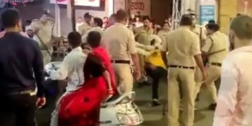 दुर्गा पूजा में जा रहीं महिलाओं पर ज्वलनशील स्प्रे किया:मां-बेटी झुलसीं; जबलपुर में पुलिस ने 6 सस्पेक्टेड को उठाया