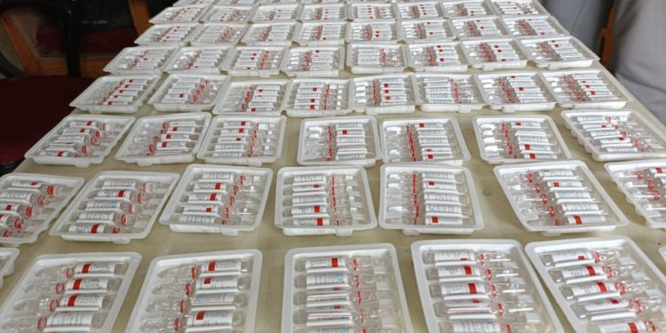 नशीले इ्रजैक्शन के कारोबार मे लिप्त 2 आरोपी दोनों भाई गिरफ्तार, 895 नग नशीले इंजैक्शन एवं एक्सिस स्कूटी जप्त