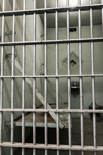 लूट करने वाले दोनों लुटेरे पकड़े गये, छीने हुये 2 मोबाईल नगद 500 रूपये, 2 जैकिट तथा घटना में प्रयुक्त मोटर सायकिल एवं 1 चाकू जप्त