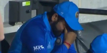 डगआउट के बाद कप्तान रोहित शर्मा ड्रेसिंग रूम में भी रो पड़े, साथी खिलाड़ियों ने दिया दिलासा