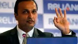 अनिल अंबानी की 2 कंपनियों के शेयर की तगड़ी खरीदारी अनिल अंबानी की कर्ज में डूबी कंपनी-रिलायंस पावर और रिलायंस इंफ्रा, दोनों कंपनियों के निवेशकों की चांदी है। सप्ताह के आखिरी कारोबारी दिन यानी शुक्रवार को रिलायंस पावर और रिलायंस इंफ्रा के शेयर की तगड़ी खरीदारी हुई। आइए जानते हैं कि किस शेयर का क्या है हाल: रिलायंस पावर: 16.80 +0.80 (+5.00%) रिलायंस इंफ्रा: 147.10 +7.00 (+5.00%) किन शेयरों में बिकवाली: बीते शुक्रवार को रिलायंस होम फाइनेंस के शेयर में बिकवाली का माहौल रहा। कंपनी का शेयर भाव 1.34% की गिरावट के साथ 3.68 रुपये पर ठहरा। रिलायंस कैपिटल की बात करें तो 4.93% लुढ़क कर 9.26 रुपये पर बंद हुआ। बता दें कि रिलायंस कैपिटल के बोलीदाताओं ने ऋणदाताओं और प्रशासकों के सामने कई कानूनी मुद्दों को उठाया है। मीडिया में इस खबर के आने के बाद बॉम्बे स्टॉक एक्सचेंज यानी बीएसई ने कंपनी से जवाब मांगा है। कंपनी पर 20 हजार करोड़ से ज्यादा का कर्ज है। क्या है मामला: रिपोर्ट के मुताबिक हिंदुजा, टॉरेंट, ज्यूरिख और पिरामल जैसे बोलीदाताओं ने मुख्य रूप से रिलायंस कैपिटल की दो कंपनियों के मामले को उठाया है। ये कंपनियां- रिलायंस होम फाइनेंस लिमिटेड और रिलायंस जनरल इंश्योरेंस हैं। इनसे जुड़ी कानूनी जंग को लेकर बोलीदाता संकोच कर रहे हैं। अनिल अंबानी की 2 कंपनियों के शेयर की तगड़ी खरीदारी
अनिल अंबानी की कर्ज में डूबी कंपनी-रिलायंस पावर और रिलायंस इंफ्रा, दोनों कंपनियों के निवेशकों की चांदी है। सप्ताह के आखिरी कारोबारी दिन यानी शुक्रवार को रिलायंस पावर और रिलायंस इंफ्रा के शेयर की तगड़ी खरीदारी हुई। आइए जानते हैं कि किस शेयर का क्या है हाल:
रिलायंस पावर: 16.80 +0.80 (+5.00%)
रिलायंस इंफ्रा: 147.10 +7.00 (+5.00%)
किन शेयरों में बिकवाली: बीते शुक्रवार को रिलायंस होम फाइनेंस के शेयर में बिकवाली का माहौल रहा। कंपनी का शेयर भाव 1.34% की गिरावट के साथ 3.68 रुपये पर ठहरा। रिलायंस कैपिटल की बात करें तो 4.93% लुढ़क कर 9.26 रुपये पर बंद हुआ। बता दें कि रिलायंस कैपिटल के बोलीदाताओं ने ऋणदाताओं और प्रशासकों के सामने कई कानूनी मुद्दों को उठाया है। मीडिया में इस खबर के आने के बाद बॉम्बे स्टॉक एक्सचेंज यानी बीएसई ने कंपनी से जवाब मांगा है। कंपनी पर 20 हजार करोड़ से ज्यादा का कर्ज है।
क्या है मामला: रिपोर्ट के मुताबिक हिंदुजा, टॉरेंट, ज्यूरिख और पिरामल जैसे बोलीदाताओं ने मुख्य रूप से रिलायंस कैपिटल की दो कंपनियों के मामले को उठाया है। ये कंपनियां- रिलायंस होम फाइनेंस लिमिटेड और रिलायंस जनरल इंश्योरेंस हैं। इनसे जुड़ी कानूनी जंग को लेकर बोलीदाता संकोच कर रहे हैं।