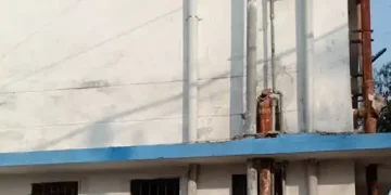 कटनी में लावारिस मिली नवजात:जिला अस्पताल के रैक पर रखकर चली गई मां, रंगाई कर रहे मजदूरों ने देखा