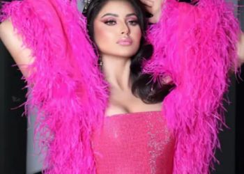 अवॉर्ड नाइट में उर्वशी ने पहनी 50 लाख की ड्रेस:ट्रोलर्स बोले- ऋषभ पंत इम्प्रेस नहीं होगा, कोशिश मत करो बीते दिनों उर्वशी रौतेला दुबई में हुए फिल्मफेयर मिडिल ईस्ट अवॉर्ड में पहुंची। इवेंट के दौरान उर्वशी पिंक ट्यूब बॉडीकॉन ड्रेस में नजर आईं। इस ड्रेस की कीमत 50 लाख रुपए बताई जा रही है। इवेंट की फोटोज सामने आने के बाद उर्वशी के फैंस उनकी तारीफ कर रहे हैं। वहीं कई लोग ऐसे भी हैं, जो उन्हें ऋषभ पंत के नाम पर ट्रोल कर रहे हैं। 19 नवंबर को हुई अवॉर्ड नाइट में उर्वशी ने पिंक कलर का खूबसूरत आउटफिट पहना। स्मोकी आई मेकअप, न्यूट्रल लिप कलर, डायमंड नेकलेस और इयररिंग्स के साथ उर्वशी बेहद खूबसूरत नजर आ रही हैं। सोशल मीडिया पर उर्वशी ने कई फोटोज शेयर की हैं। उनकी फोटोज देखते ही लोगों को ऋषभ पंत याद आने लगे। तभी से उन्हें ट्रोल करने का सिलसिला शुरू हो गया। एक यूजर ने पोस्ट पर कमेंट किया- ऋषभ पंत इंप्रेस नहीं होगा, कोशिश मत करो।’ वहीं दूसरे यूजर ने लिखा- ‘ऋषभ पंत का पीछा छोड़ दो।’ तीसरे यूजर ने लिखा- 'चाहे जितना कर लो ऋषभ फिर भी तुमसे शादी नहीं करेगा।’ ऋषभ को इन चीजों से कोई मतलब भी नहीं है - शुभमन गिल बीते दिनों शुभमन के एक इंटरव्यू का एक वीडियो सामने आया है, जिसमें उनसे पंत और उर्वशी को लेकर सवाल पूछा जाता है कि 'आजकल ऋषभ पंत को एक एक्ट्रेस का नाम लेकर खूब छेड़ा जा रहा है, क्या टीम में भी उन्हें इसी तरह छेड़ा जाता है?' इसके जवाब में शुभमन गिल कहते हैं, 'वो खुद ही ऐसा कर रही हैं, ऋषभ को उनसे कोई लेना देना नहीं है और उसको इन चीजों से कोई मतलब भी नहीं है, तो उसका ध्यान भी उधर नहीं रहता है।' शुभमन से आगे पूछा गया, 'क्या इन सब से ऋषभ पंत डिस्ट्रैक्ट होते हैं?' इस पर शुभमन ने कहा, 'नहीं, उन्हें इन चीजों से बिल्कुल फर्क नहीं पड़ता है, क्योंकि उन्हें पता है कि कुछ है नहीं।' उर्वशी ने शेयर की अवॉर्ड नाइट की खूबसूरत तस्वीरें उर्वशी सोशल मीडिया पर काफी एक्टिव रहती हैं। इवेंट के बाद उन्होंने कई फोटोज शेयर की हैं। आइए नजर डालते हैं अवॉर्ड नाइट की फोटोज पर- पिंक गाउन में दिखीं उर्वशी रौतेला अवॉर्ड नाइट में उर्वशी ने पहनी 50 लाख की ड्रेस अवॉर्ड नाइट में उर्वशी ने पहनी 50 लाख की ड्रेस:ट्रोलर्स बोले- ऋषभ पंत इम्प्रेस नहीं होगा, कोशिश मत करो बीते दिनों उर्वशी रौतेला दुबई में हुए फिल्मफेयर मिडिल ईस्ट अवॉर्ड में पहुंची। इवेंट के दौरान उर्वशी पिंक ट्यूब बॉडीकॉन ड्रेस में नजर आईं। इस ड्रेस की कीमत 50 लाख रुपए बताई जा रही है। इवेंट की फोटोज सामने आने के बाद उर्वशी के फैंस उनकी तारीफ कर रहे हैं। वहीं कई लोग ऐसे भी हैं, जो उन्हें ऋषभ पंत के नाम पर ट्रोल कर रहे हैं। 19 नवंबर को हुई अवॉर्ड नाइट में उर्वशी ने पिंक कलर का खूबसूरत आउटफिट पहना। स्मोकी आई मेकअप, न्यूट्रल लिप कलर, डायमंड नेकलेस और इयररिंग्स के साथ उर्वशी बेहद खूबसूरत नजर आ रही हैं। सोशल मीडिया पर उर्वशी ने कई फोटोज शेयर की हैं। उनकी फोटोज देखते ही लोगों को ऋषभ पंत याद आने लगे। तभी से उन्हें ट्रोल करने का सिलसिला शुरू हो गया। एक यूजर ने पोस्ट पर कमेंट किया- ऋषभ पंत इंप्रेस नहीं होगा, कोशिश मत करो।’ वहीं दूसरे यूजर ने लिखा- ‘ऋषभ पंत का पीछा छोड़ दो।’ तीसरे यूजर ने लिखा- 'चाहे जितना कर लो ऋषभ फिर भी तुमसे शादी नहीं करेगा।’ ऋषभ को इन चीजों से कोई मतलब भी नहीं है - शुभमन गिल बीते दिनों शुभमन के एक इंटरव्यू का एक वीडियो सामने आया है, जिसमें उनसे पंत और उर्वशी को लेकर सवाल पूछा जाता है कि 'आजकल ऋषभ पंत को एक एक्ट्रेस का नाम लेकर खूब छेड़ा जा रहा है, क्या टीम में भी उन्हें इसी तरह छेड़ा जाता है?' इसके जवाब में शुभमन गिल कहते हैं, 'वो खुद ही ऐसा कर रही हैं, ऋषभ को उनसे कोई लेना देना नहीं है और उसको इन चीजों से कोई मतलब भी नहीं है, तो उसका ध्यान भी उधर नहीं रहता है।' शुभमन से आगे पूछा गया, 'क्या इन सब से ऋषभ पंत डिस्ट्रैक्ट होते हैं?' इस पर शुभमन ने कहा, 'नहीं, उन्हें इन चीजों से बिल्कुल फर्क नहीं पड़ता है, क्योंकि उन्हें पता है कि कुछ है नहीं।' उर्वशी ने शेयर की अवॉर्ड नाइट की खूबसूरत तस्वीरें उर्वशी सोशल मीडिया पर काफी एक्टिव रहती हैं। इवेंट के बाद उन्होंने कई फोटोज शेयर की हैं। आइए नजर डालते हैं अवॉर्ड नाइट की फोटोज पर- पिंक गाउन में दिखीं उर्वशी रौतेला अवॉर्ड नाइट में उर्वशी ने पहनी 50 लाख की ड्रेस