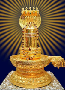 अपार धन लाभ के लिए जानिये किस महीने में कौन-से शिवलिंग की पूजा करनी चाहिए By pandit manu Mishra 10/7/2022 अपार धन लाभ के लिए जानिये किस महीने में कौन-से शिवलिंग की पूजा करनी चाहिए By pandit manu Mishra 10/7/2022 हिंदू धर्म में भगवान शिव से संबंधित अनेक ग्रंथ हैं, श्रीलिंग पुराण भी उनमें से एक है। इस ग्रंथ में भी भगवान शिव को प्रसन्न करने के अनेक उपाय बताए गए हैं। श्रीलिंग पुराण में ये भी बताया गया है कि किस महीने में किस रत्न से बने शिवलिंग की पूजा करने से भक्त की हर मनोकामना पूरी हो सकती है। आज हम आपको यही बता रहे हैं- 1. श्रीलिंग पुराण के अनुसार वैशाख के महीने में वज्र यानी हीरे से बने शिवलिंग की पूजा करनी चाहिए। अपार धन लाभ के लिए जानिये किस महीने में कौन-से शिवलिंग की पूजा करनी चाहिए By pandit manu Mishra 10/7/2022 2. श्रीलिंग पुराण के अनुसार ज्येष्ठ मास में मरकत यानी पन्ने से निर्मित शिवलिंग की पूजा करनी चाहिए। 3. आषाढ़ के महीने में मोती से बने शिवलिंग की पूजा करने से शुभ फलों की प्राप्ति होती है। 4. श्रावण (सावन) मास में नीलमणि यानी नीलम से बने शिवलिंग की पूजा से हर मनोकामना पूरी हो जाती है। 5. भादौ में पद्मराग यानी पुखराज से बने शिवलिंग की पूजा करनी चाहिए, ऐसा श्रीलिंग पुराण में लिखा है। अपार धन लाभ के लिए जानिये किस महीने में कौन-से शिवलिंग की पूजा करनी चाहिए By pandit manu Mishra 10/7/2022 6. आश्विन यानी क्वांर मास में गोमेद से निर्मित शिवलिंग की पूजा से भक्तों की हर इच्छा पूरी हो सकती है। 7. श्रीलिंग पुराण के अनुसार, कार्तिक मास में प्रवाल यानी मूंगे से बने शिवलिंग की पूजा करनी चाहिए। 8. मार्गशीर्ष यानी अगहन मास में वैदूर्यमणि यानी लहसुनियाS से निर्मित शिवलिंग की पूजा करनी चाहिए। 9. पौष के महीने में पुष्पराग यानी नीले रंग के पुखराज से बने शिवलिंग की पूजा शुभ फलदायक मानी गई है। 10. श्रीलिंग पुराण के अनुसार माघ मास में सूर्यकांतमणि यानी माणिक से बने शिवलिंग की पूजा करनी चाहिए। 11. फाल्गुन के महीने में स्फटिक से बने शिवलिंग की पूजा से सभी समस्याओं का समाधान हो जाता है।