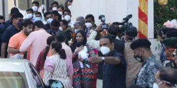 Mukesh Ambani Daughter: मुकेश अंबानी के घर पहुंचे बेटी ईशा अंबानी के जुड़वा बच्चे, एक हजार से ज्यादा पुजारियों ने किया स्वागत- ऐसी थी तैयारी