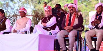 स्कूली बच्चों की प्रस्तुति से प्रभावित हुए केंद्रीय गृह मंत्री  शाह , ताली बजाकर बढ़ाया उत्साह