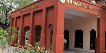 हॉस्टल से बाहर की गई छात्रा, सहेलियों पर बॉयफ्रेंड बनाने का दबाव डालती थी