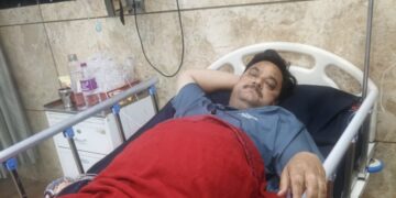 बिल्डर पर चले चाकू, अमखेरा गोकुलधाम सोसाइटी की घटना