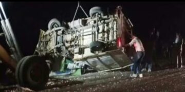 सीएम के कार्यक्रम से लौट रही बस हुई हादसे का शिकार, 10 की मौत