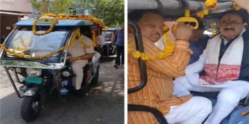 ई-रिक्शा से पदभार ग्रहण करने पहुंचे MP लघु उद्योग निगम अध्यक्ष, पेट्रोल-डीजल बचाने का दिया संदेश
