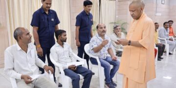 किसी भी निर्धन या जरूरतमंद की शिक्षा को बाधित नहीं होने देगी सरकारः मुख्यमंत्री