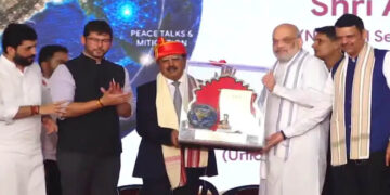 अमित शाह के हाथों NSA अजीत डोभाल को मिला लोकमान्य तिलक अवॉर्ड, पगड़ी पहनाकर किया सम्मानित