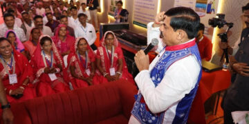 सीएम डॉ. यादव ने कृषि सखियों से किया संवाद, किसान महिलाओं ने बताया कैसे बढ़ी उनकी आय