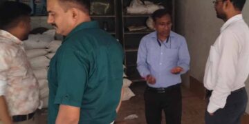 दुर्ग में अवैध कीटनाशक बनाते-बेचते आरोपी पकड़े गए, कृषि टीम ने की कार्रवाई